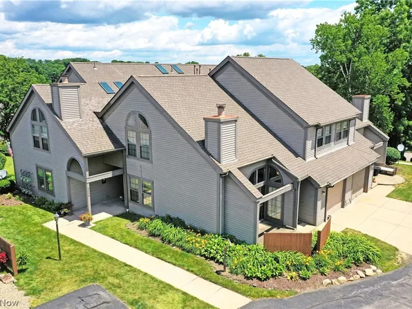 4052 Saint Andrews Ct APT 4, Canfield, OH 44406