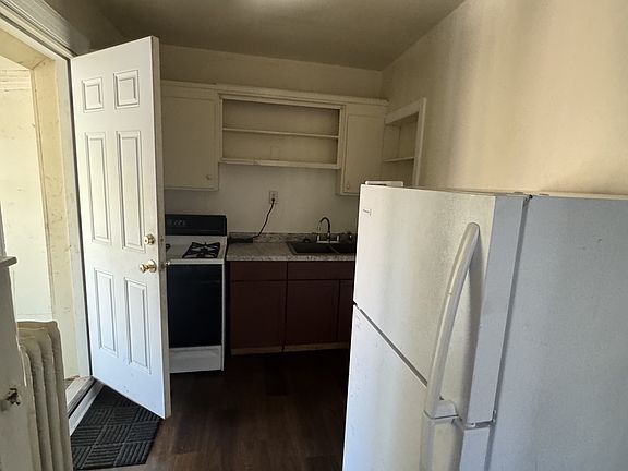 2nd image of 733 S 26th St #1