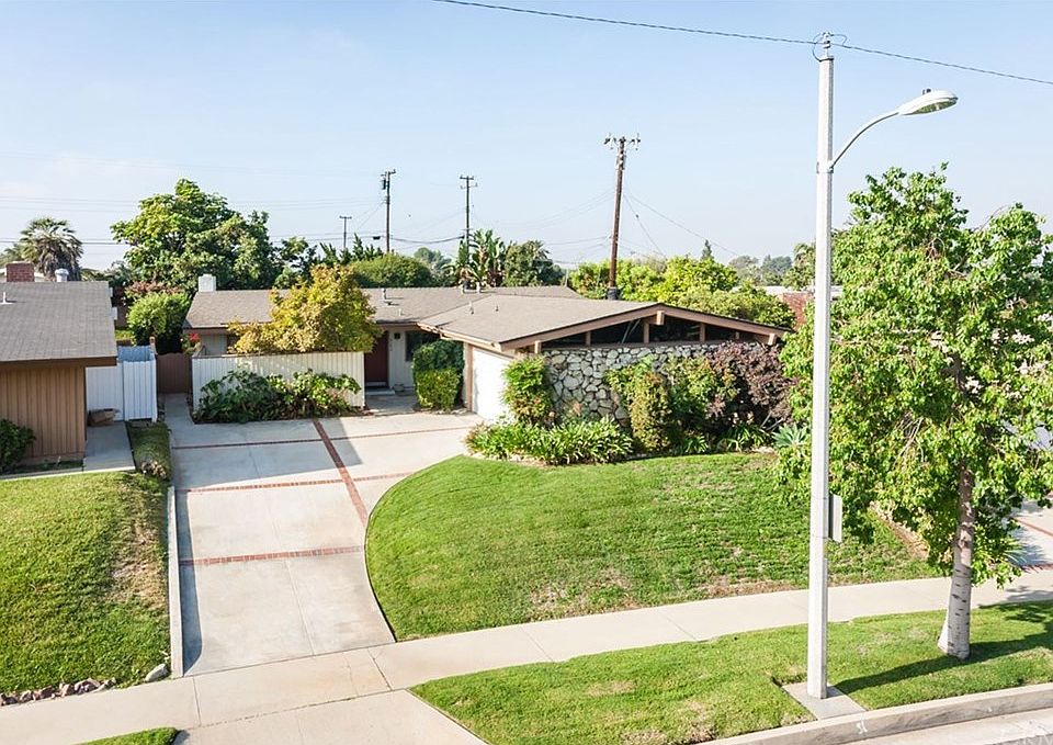2nd image of 14740 Tacuba Dr
