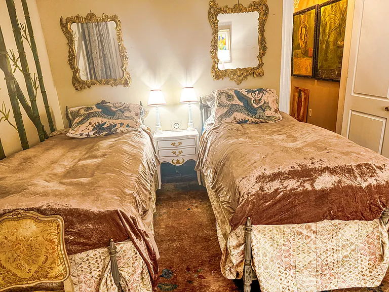 Sophisticated velvet duvets for twin beds.