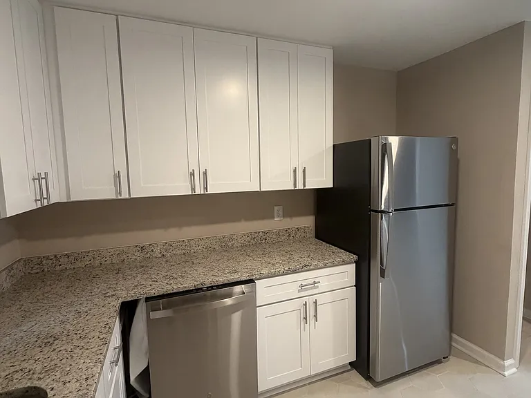 120 Pinewood Dr — Photo 6