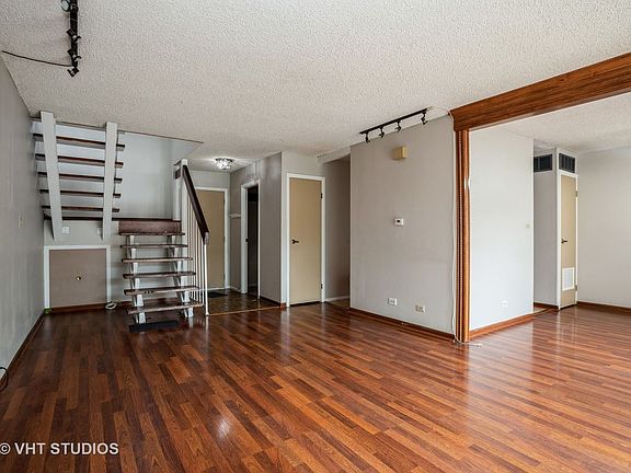 3rd image of 5513 Carmel Dr #19