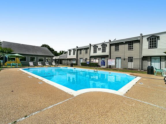 3rd image of 4401 Glenview Ct #4441