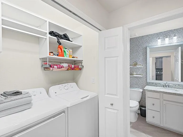 5624 Palmer Cir #105 — Photo 29