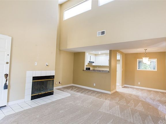 5th image of 23839 Del Monte Dr Unit 92