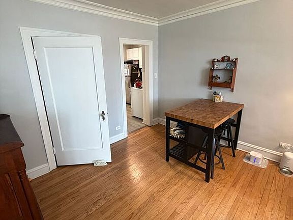 4th image of 1110 Curtiss St APT A4