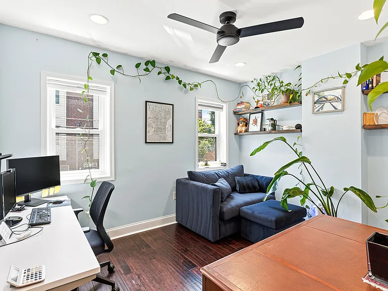 2318 E Thompson St — Photo 17