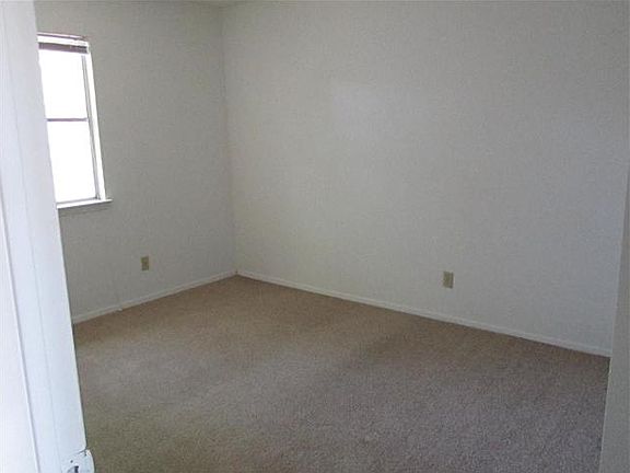 5th image of 1303 McKie Dr