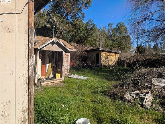 3rd image of 301 B Ave