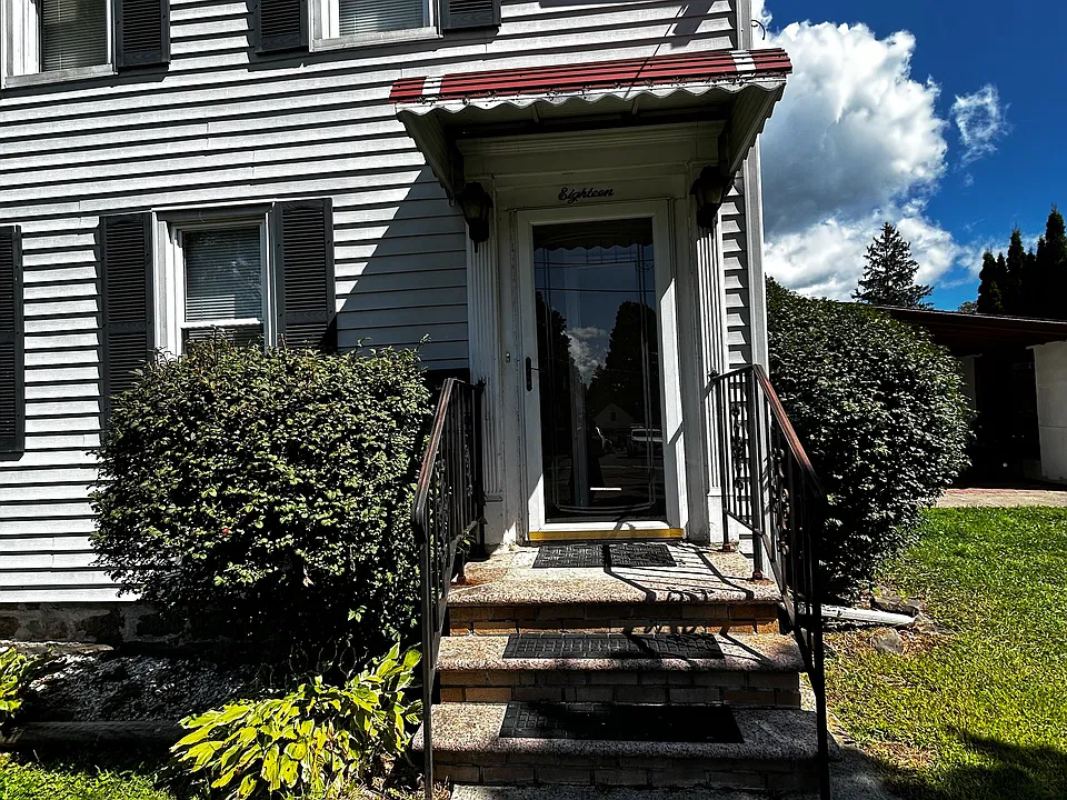 18 Jackson St #1