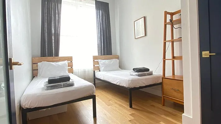 Rented by Nooklyn NYC LLC | media 47