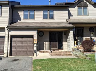 75 Elm Ter, Flemington, NJ 08822