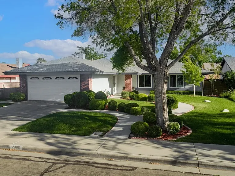 2302 Edam St — Photo 19