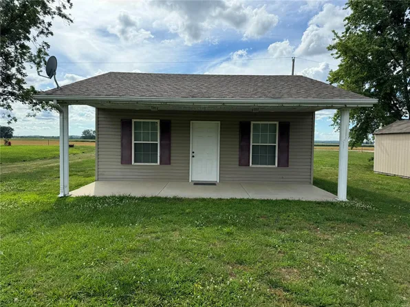 1116 Moredock Lake Dr, Valmeyer, IL 62295