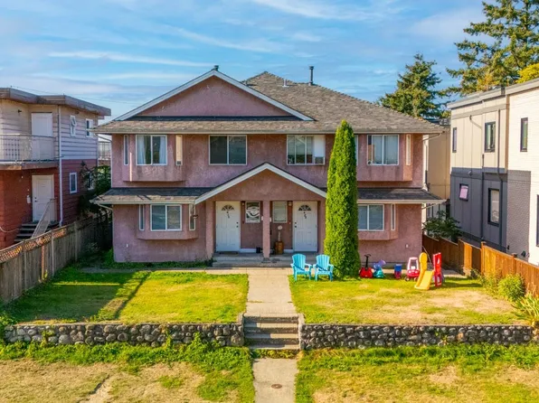 425 E 2nd St #423, North Vancouver, BC V7L 1C9