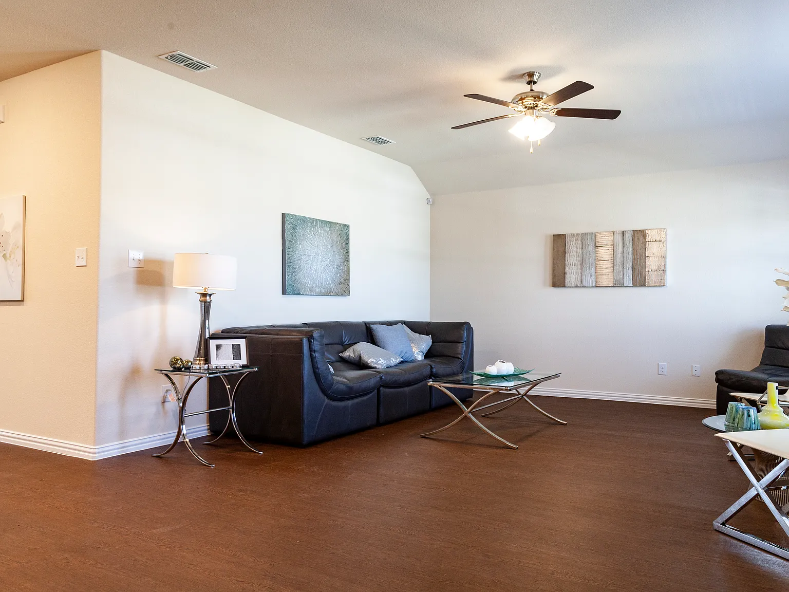 674 Edd Road — Photo 3