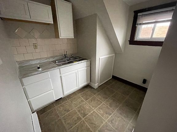 3rd image of 9920 Olivet Ave Floor 3
