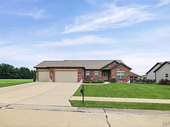 2nd image of 373 Canadian Dr