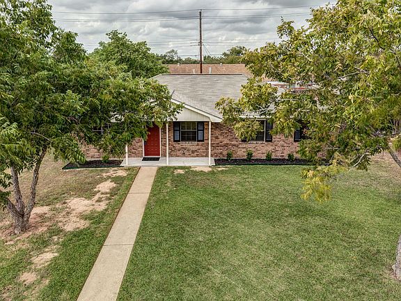 2nd image of 4029 Kenwood Dr