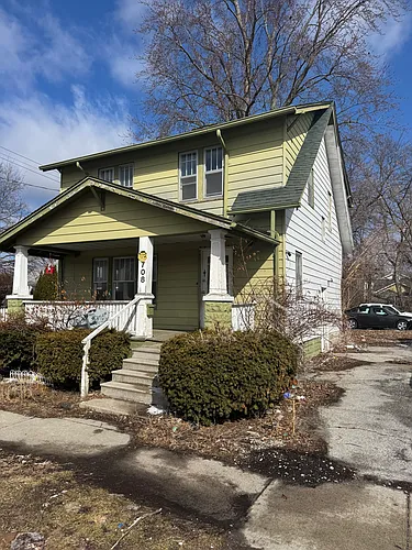 708 Hancock St Photo 1