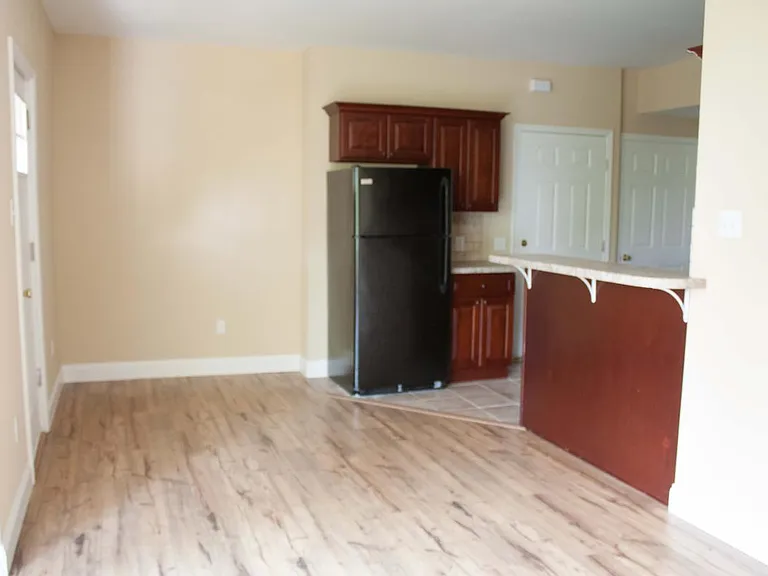307 W Park Ave — Photo 11