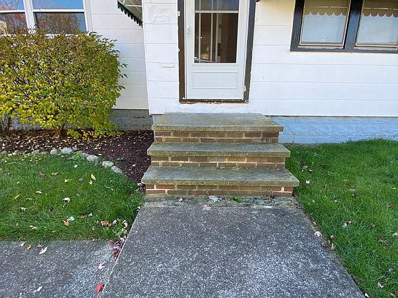 2nd image of 4419 Lincoln Ave