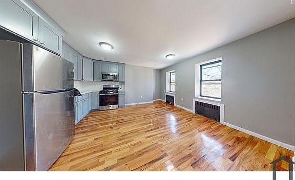 2nd image of 390 Saint Marks Pl #2