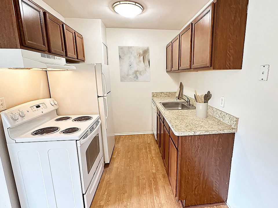 Village Oaks is a people and pet friendly community in a quiet residential area where tall trees and picnic areas surround you.