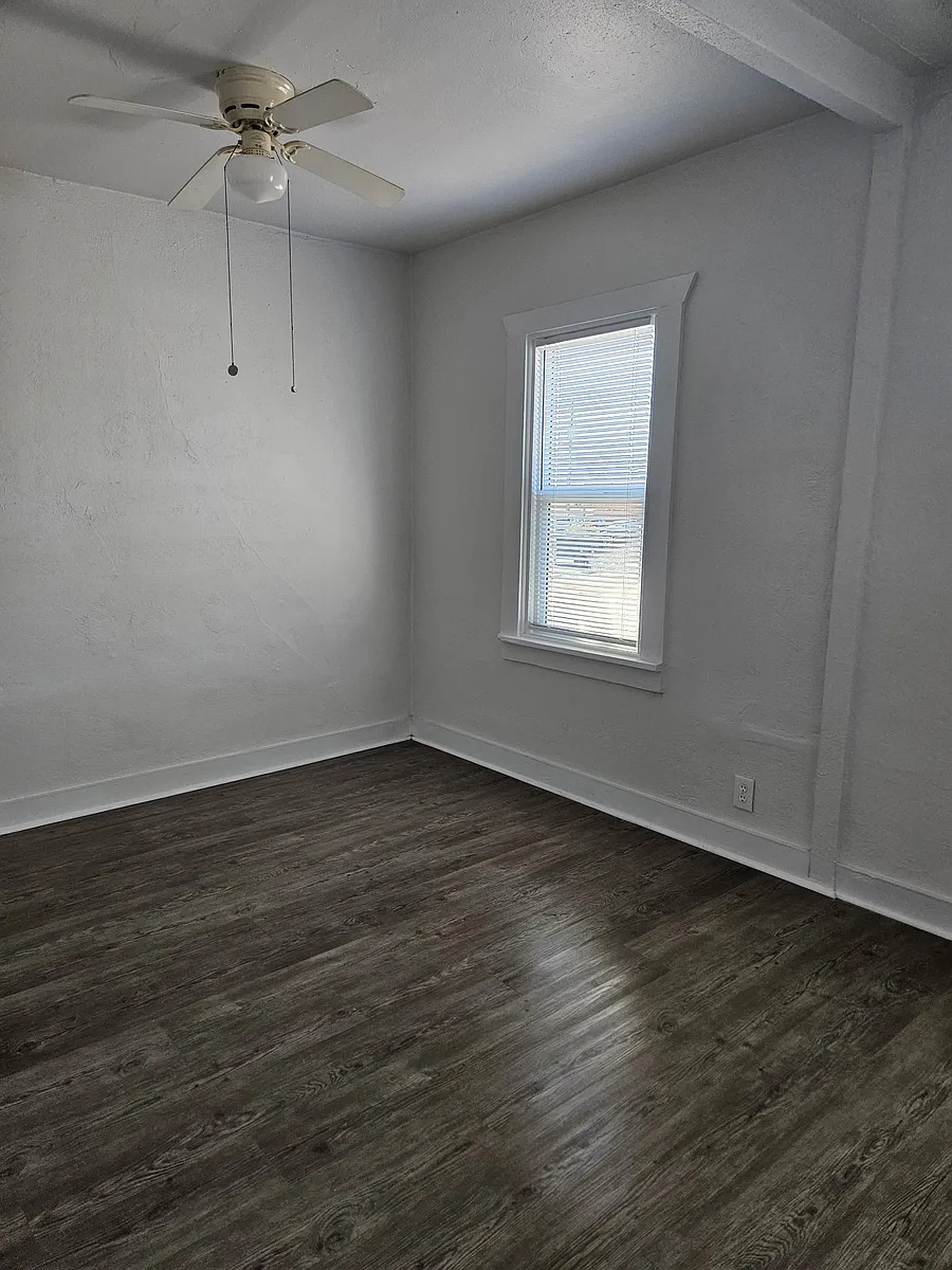 Building Photo - 260 2nd Ave N #16