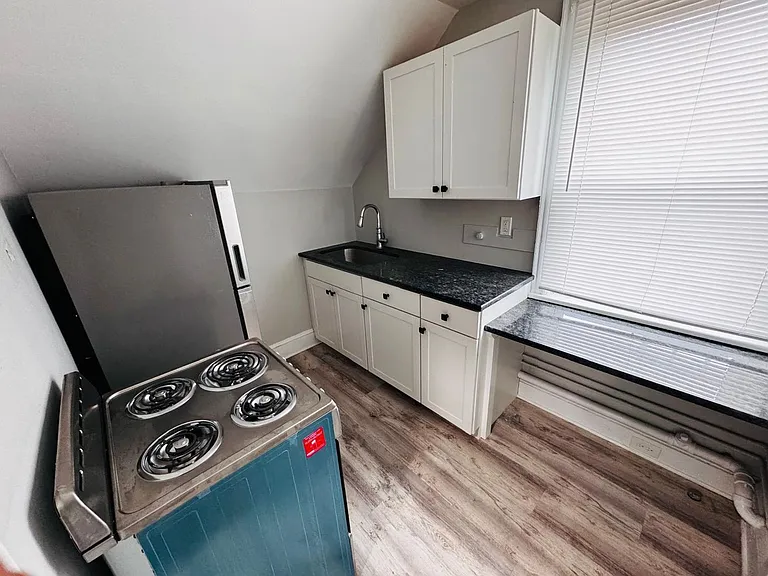 35 Linden Ln #3 — Photo 12