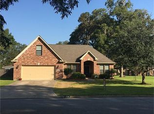 234 N Amherst Dr, West Columbia, TX 77486