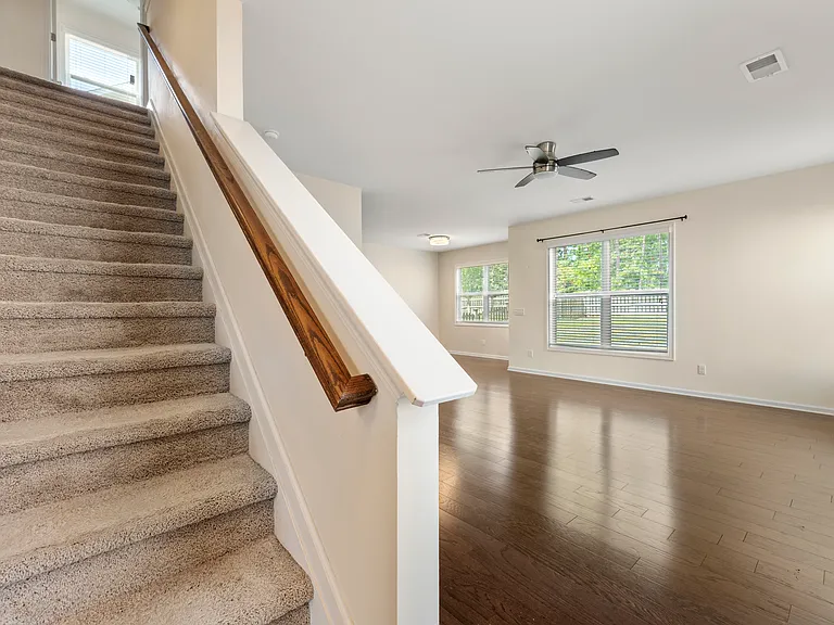 201 Ashewicke Dr — Photo 2
