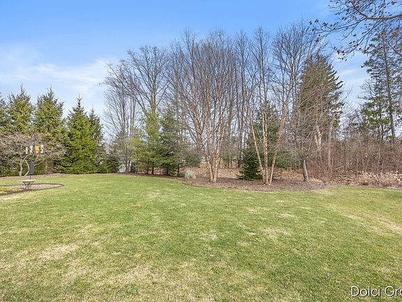 5th image of 1398 Winchester Ct NW