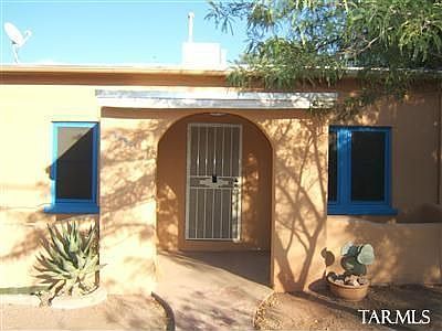 Front of Bungalow (freshly painted outside & inside!)