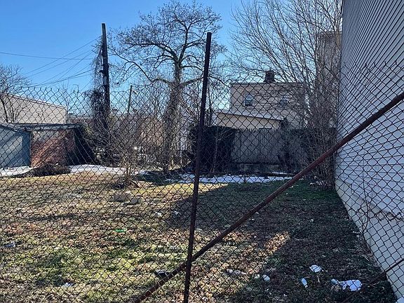 3rd image of 1024 Lancaster Ave