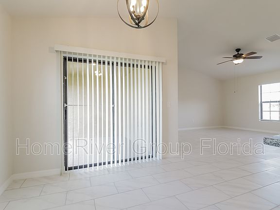 4th image of 907 NE 9th St