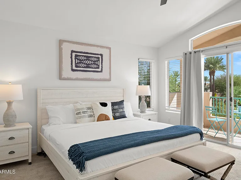 1143 E Amberwood Dr — Photo 32
