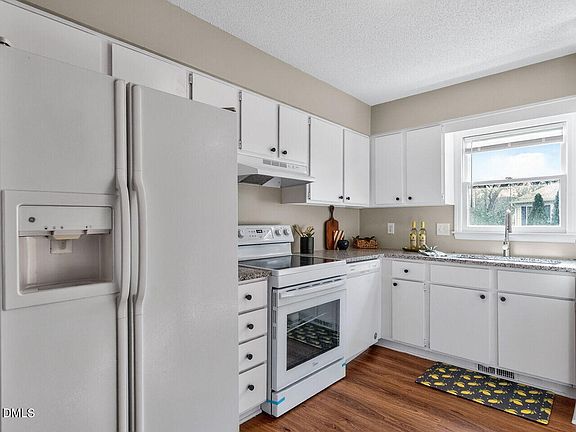 5th image of 113 Weatherstone Dr Unit B