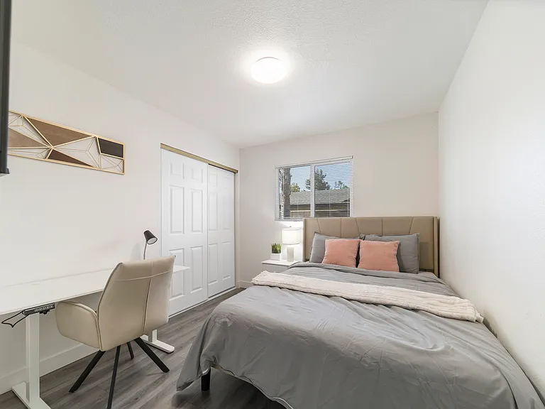 7676 Marine Ave — Photo 9