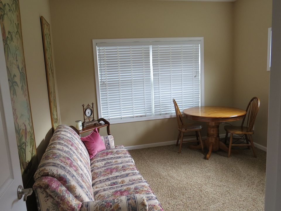 1st image of 117 Blackbird Village Cir