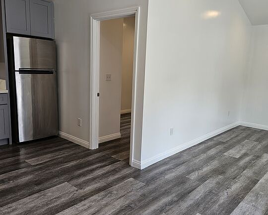 5th image of 1219 W 47th St