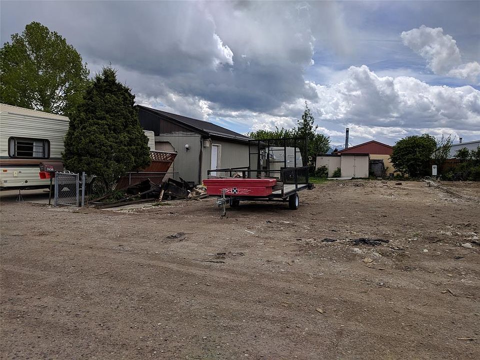 2nd image of 1436 Sunset Rd