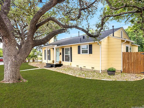 5th image of 2402 W MISTLETOE AVE