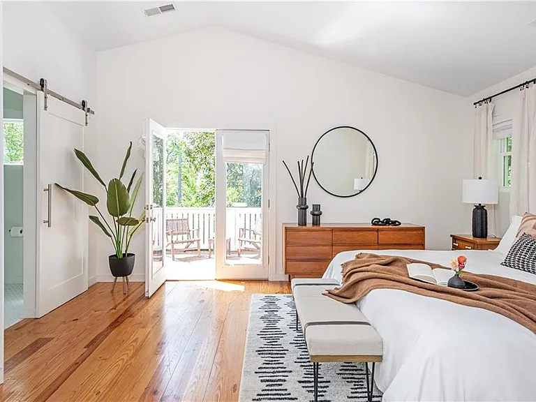 715 Hobart Ave SE — Photo 30
