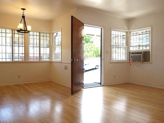 5th image of 6033 Hillandale Dr