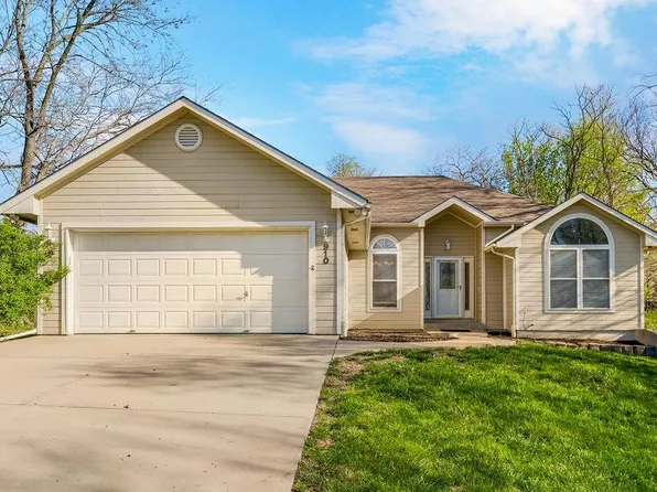 910 NW 69th St, Kansas City, MO 64118