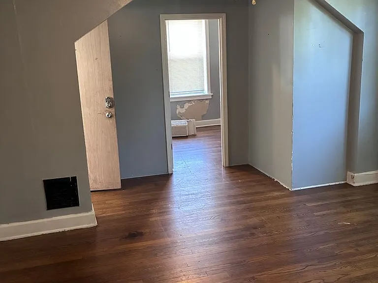 3700 S Broadway — Photo 9