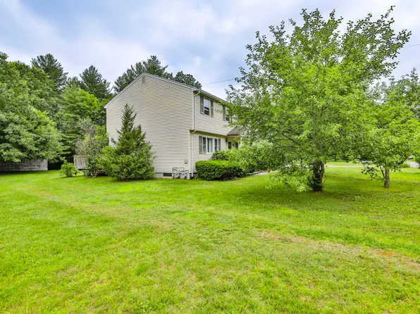22 Pelham Road, Hudson, NH 03051