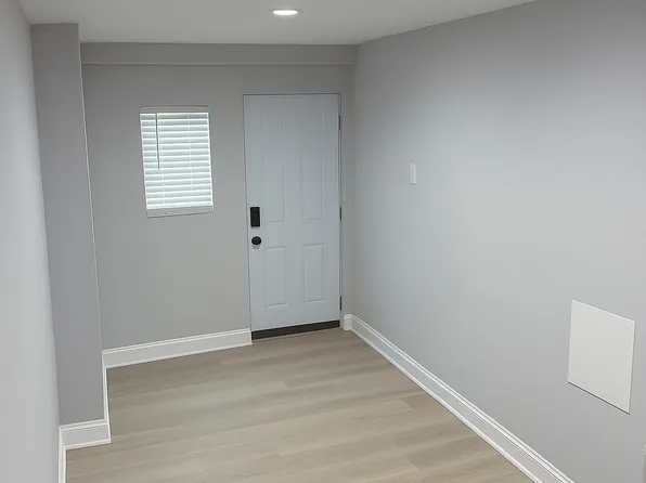 6820 Marsden St, Philadelphia, PA 19135
