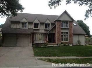 8907 Linden Ln, Prairie Village, KS 66207
